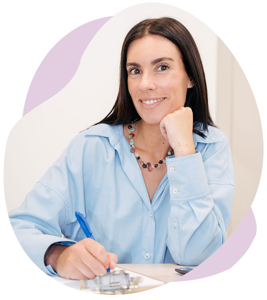 Lucía Menéndez sonriendo